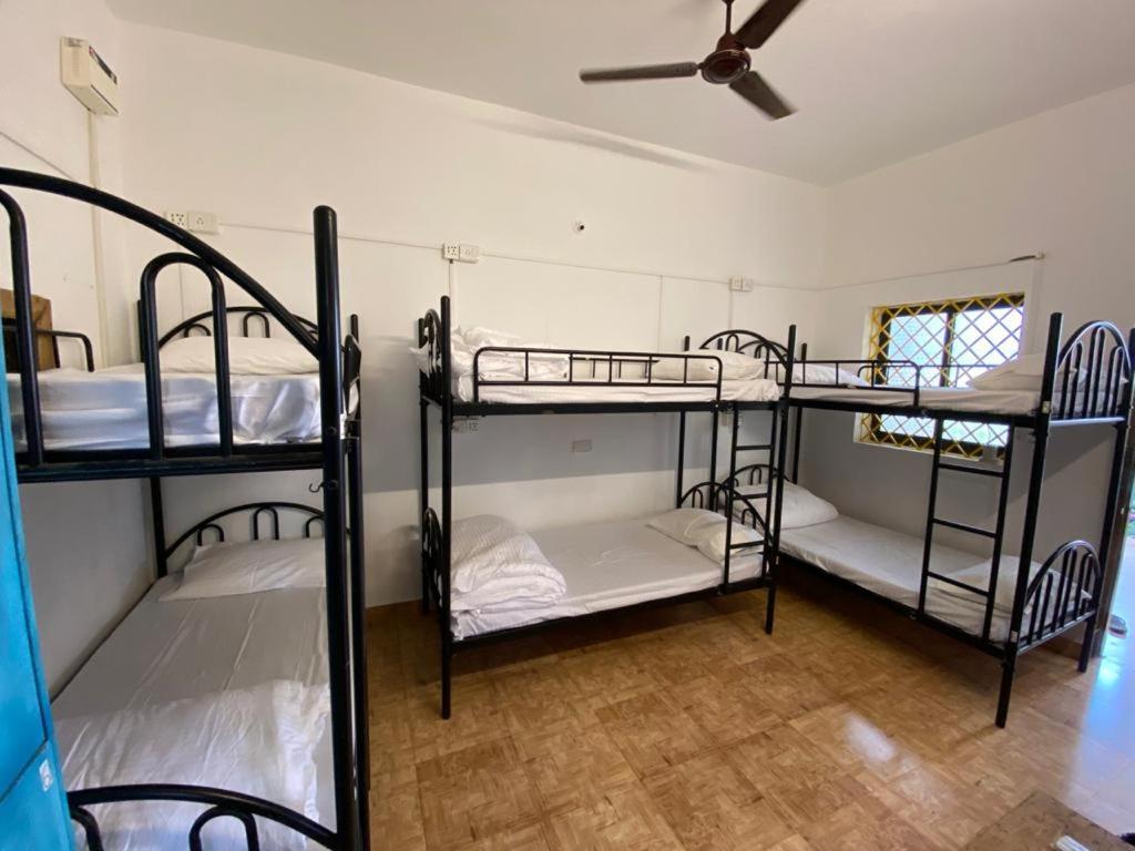 El Barrio Hostel Anjuna Bagian luar foto