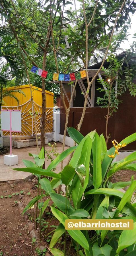 El Barrio Hostel Anjuna Bagian luar foto