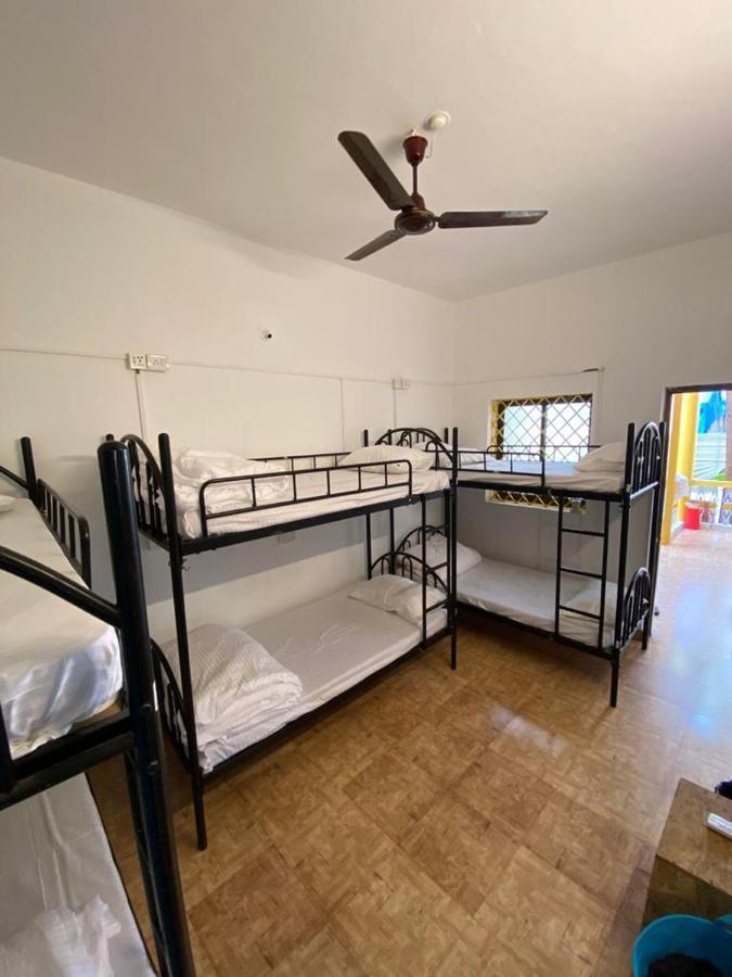 El Barrio Hostel Anjuna Bagian luar foto