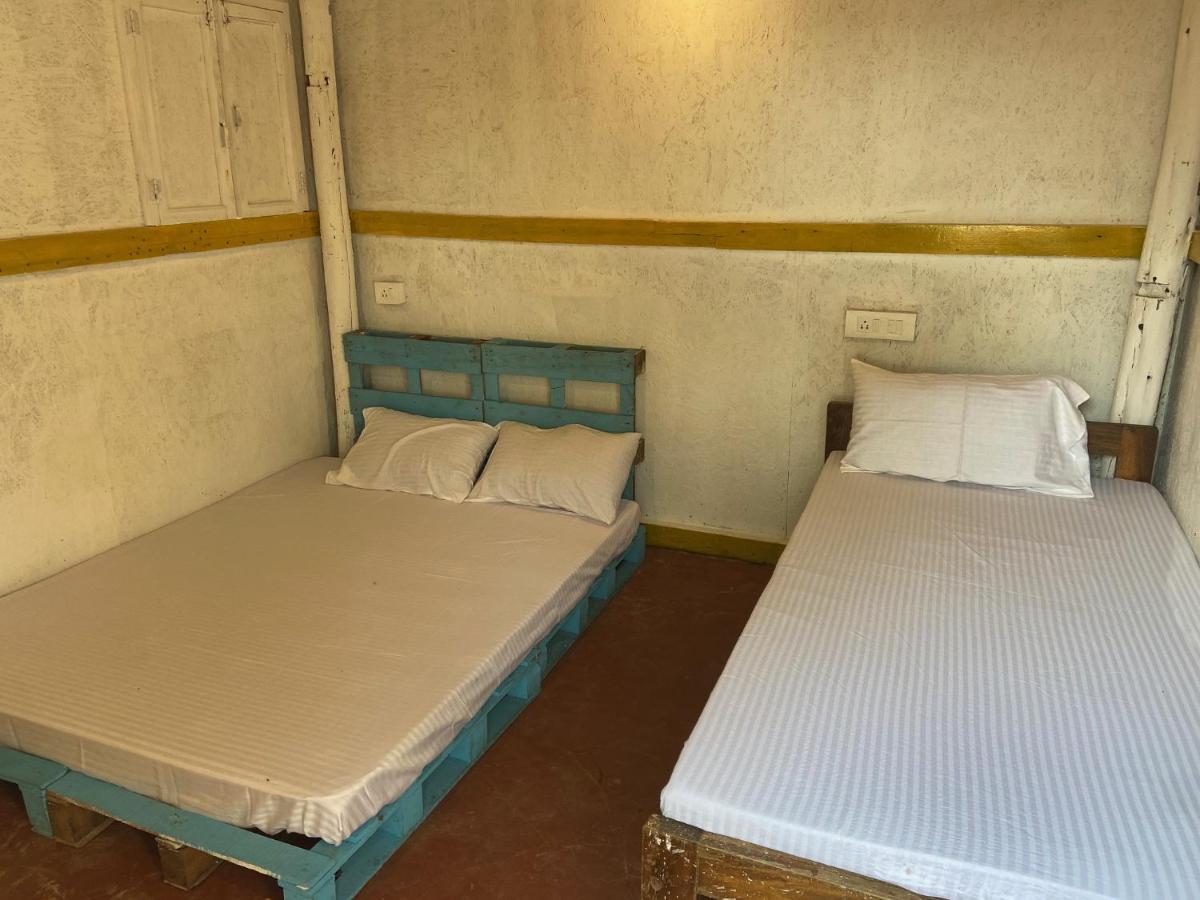 El Barrio Hostel Anjuna Bagian luar foto